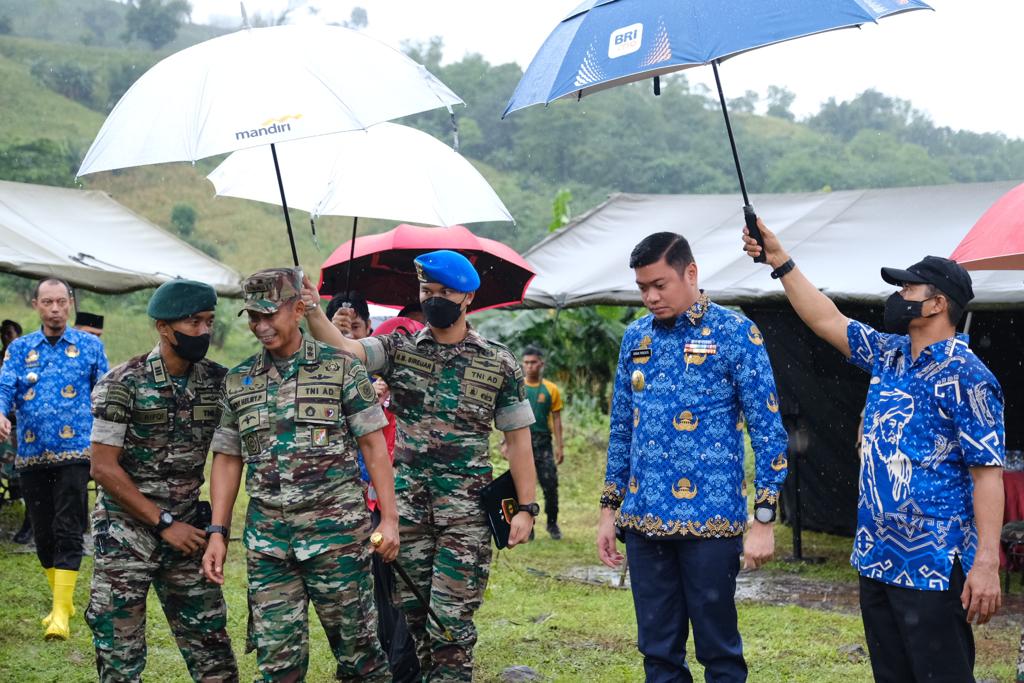 Bupati Gowa Mengapresiasi TNI-AD Manunggal Bantu Ketersediaan Air Bersi Warga di Desa Nirannuang