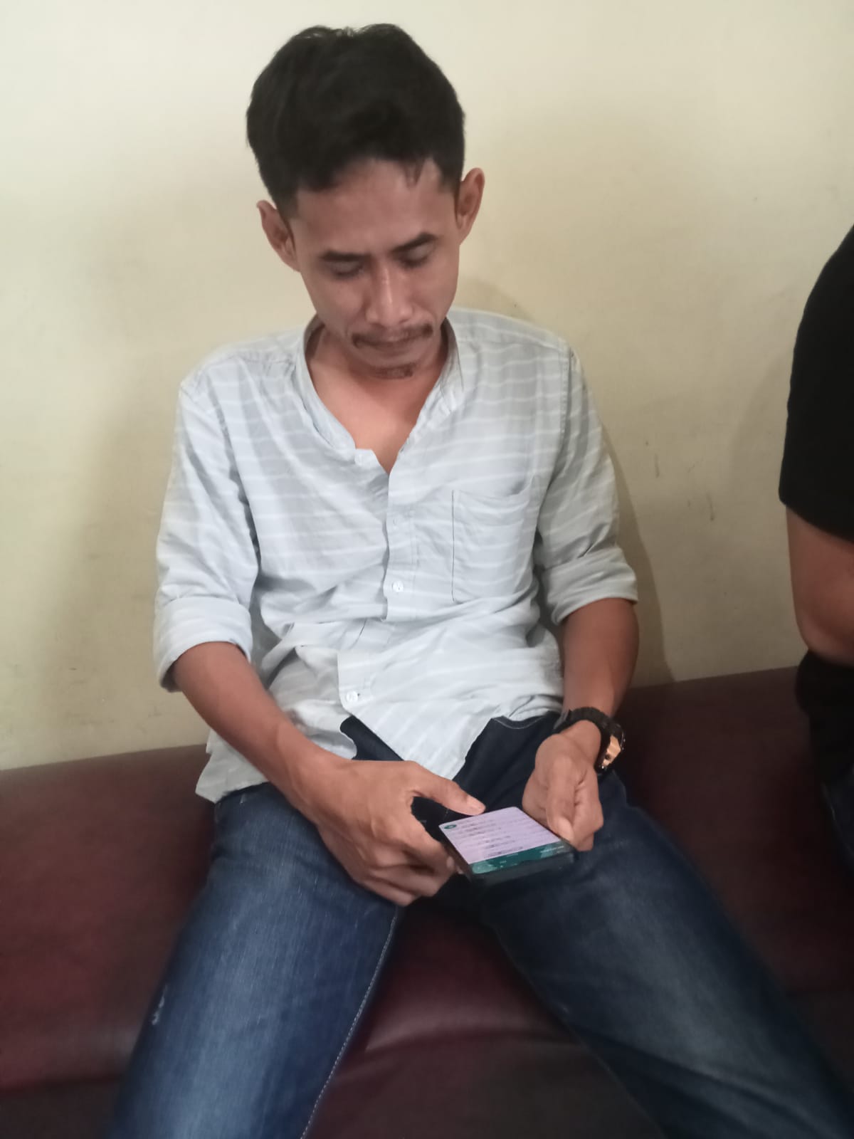 Seorang Oknum Mengaku Pengacara Dan Melecehkan Jurnalis