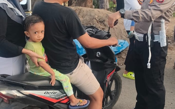 IPTU Andi Muhammad Yusuf Sulaiman S.Sos : Tak Memakai Helm, Pengendaran Motor Di Beri Sangsi Teguran