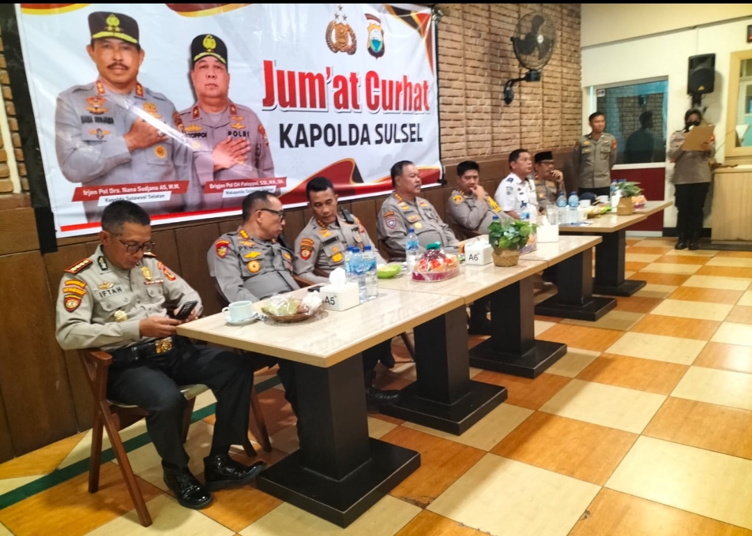 Dirbinmas Polda Sulsel Gelar Jumat Curhat Di Kec. Wajo Makassar , Warga Keluhkan Pungli