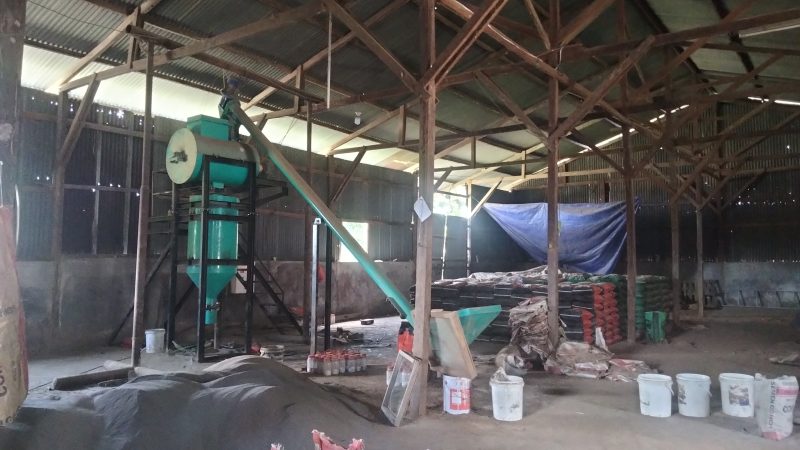 Modus Menempel ‘Ciplak’ Merek Quantum Pabrik Semen Mortar DiGowa Tetap Beroperasi