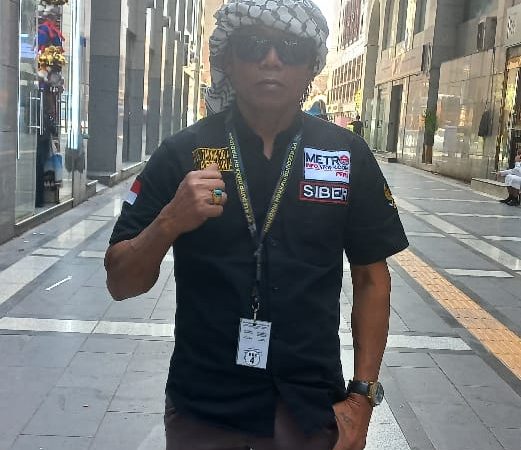Akhirnya Seorang Wartawan Media Metroinfonews.com Bisa Menginjak Dirinya di Tanah Medinah