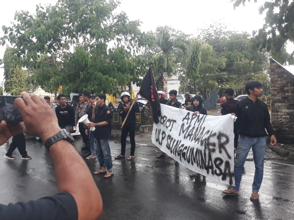 ‘Menipulasi Tagihan Listrik Pelanggan’ APMI “Kepung” PLN sungguminasa