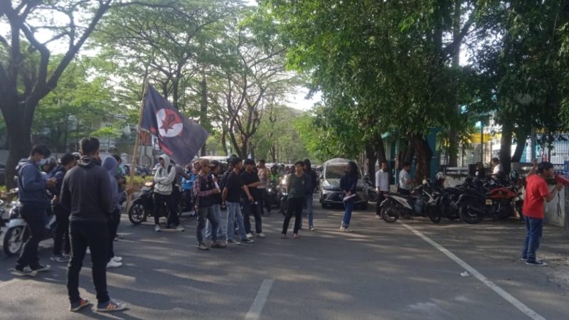 (SPR) Serikat Pejuang Rakyat Melakukan Aksi Unjuk Rasa Untuk Memberikan Hak dan Kompensasi Konsumen