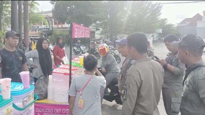 Kasi Ops Satpol PP Gowa diduga Tidak Suka Ada Pedagang Takjil Dipinggir Jalan