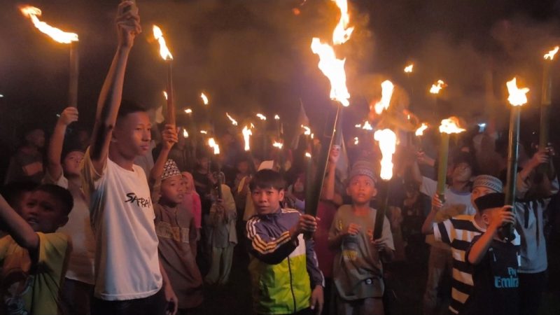 Pertama Kali Dilaksanakan, Ribuan Warga Galesong Meriahkan Malam Takbiran dengan Pawai Obor, Siapa Sosok Yang Menginisiasi?