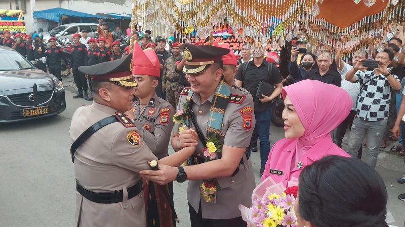 Kapolres Gowa yang Baru Disambut Meriah dengan Tradisi Pedang Pora