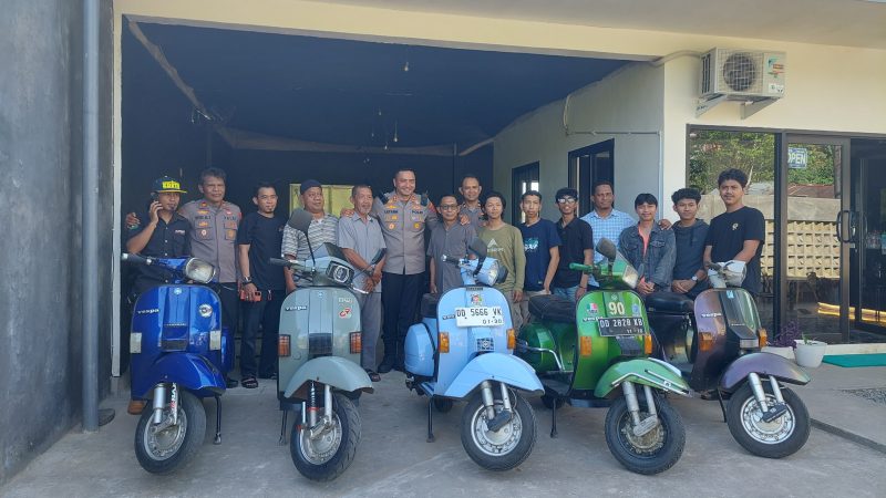 Kapolres Gowa Silaturahmi Bersama Komunitas Vespa Antik di Warkop Chill House, Ajak Jaga Kamtibmas