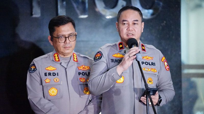 Penyelamatan Ketua Komnas HAM Papua Saat Operasi Pencarian Iptu Tomi Marbun di Sungai Rawara