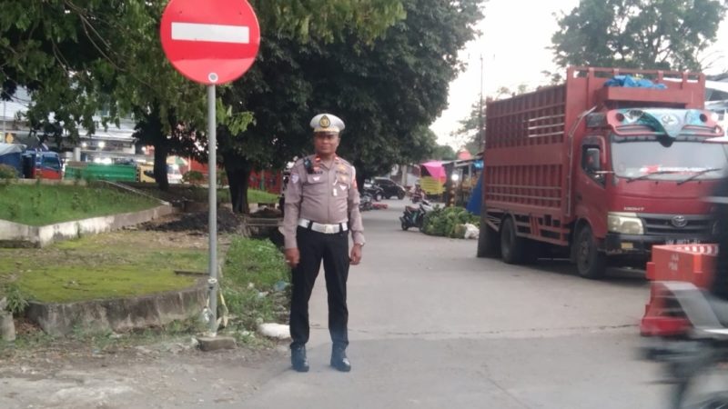 Kanit Turjawali Polres Gowa Ipda Usman, Tetap Siaga Atur Lalin di Hos Cokroaminoto Sungguminasa