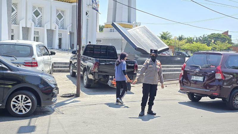 Polwan Polres Gowa Laksanakan Pengamanan di Masjid dan Mapolres Saat Waktu Ibadah
