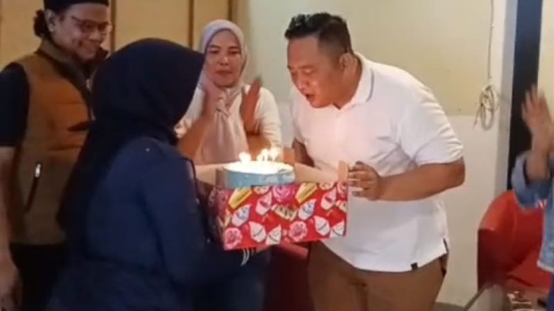 Momen Spesial Dihari Ulang Tahun Ipda Rusli Leo S.H Dari Beberapa Rekan Wartawan