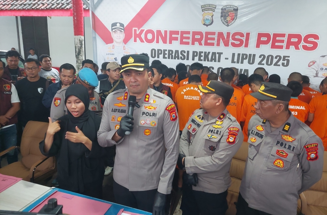 Kapolres Gowa Pimpin Konferensi Pers Hasil Operasi Pekat Lipu 2025: 270 Tersangka Diamankan