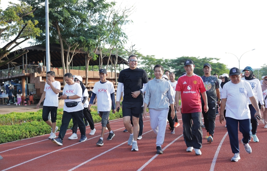 Kapolres Gowa Silaturahmi dengan Komunitas Pejalan Kaki Sambil Olahraga Pagi