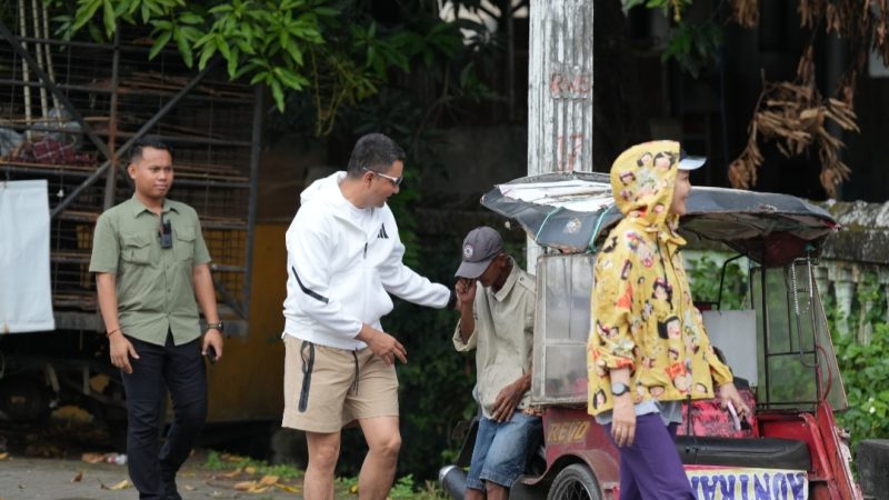 Tunjukkan Kedekatan dengan Masyarakat, Kapolres Gowa Jogging Pagi Sambil Sapa Warga