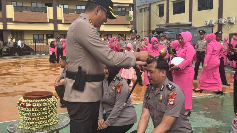 Upacara Korps Rapor, 61 Personel Polres Gowa Terima Kenaikan Pangkat