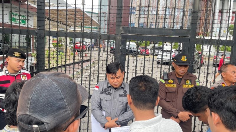 Koalisi Lintas Lembaga Gelar Aksi di Kejati Sulsel: Desak Usut Dugaan Penyimpangan Proyek Sentra IKM Pangkep PT.Raja siang bakal diperiksa kejati