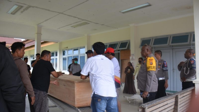 Satgas Damai Cartenz Evakuasi Jenazah Korban Penembakan KKB