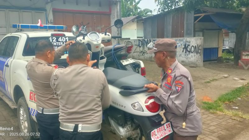 Gerak Cepat Petugas Laka Lantas Polres Gowa Dalam Menangani Kejadian Di Mattirobaji Desa Panciro Kec Bajeng