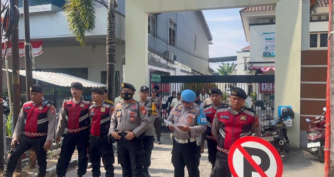 Unit Perintis Presisi Samapta Polres Gowa Dalam Giat Pengamanan Unjuk Rasa Di Kejaksaan Negeri Sungguminasa