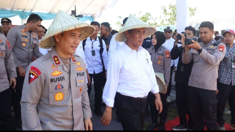 Menpan RI dan  Kapolda Sulsel Hadiri Panen Raya Jagung Pabbentengan Kec Bajeng Kab Gowa