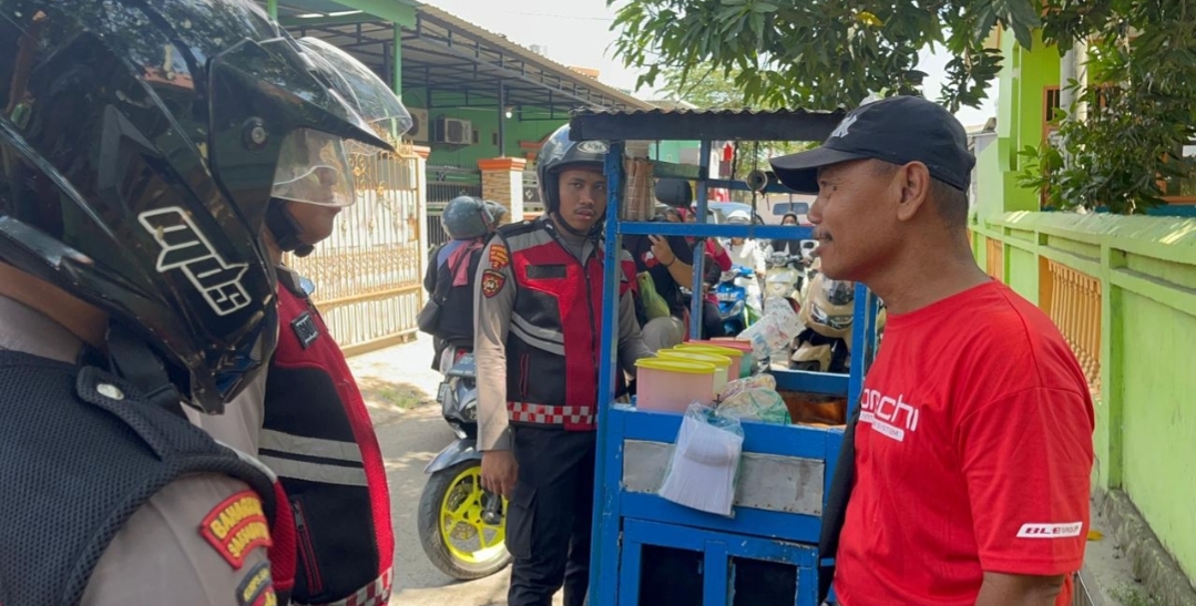 Unit Perintis Presesi Samapta Polres Gowa Gelar Patroli Pada Kegiatan UMKM Masyarakat Kab Gowa