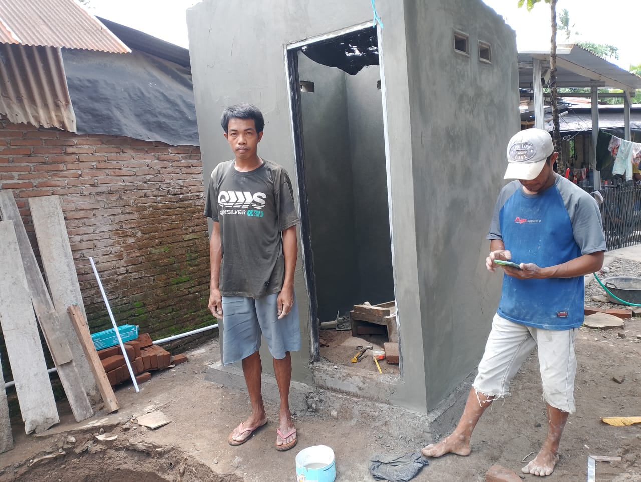 Program SPAL‑S bantuan WC Warga Pannyangkalang Terima Sebanyak 30 unit