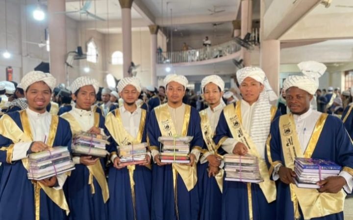 Putra Gowa yang Membanggakan Menyelesaikan Pendidikan di Universitas&nbsp; Binoria Internasional Pakistan