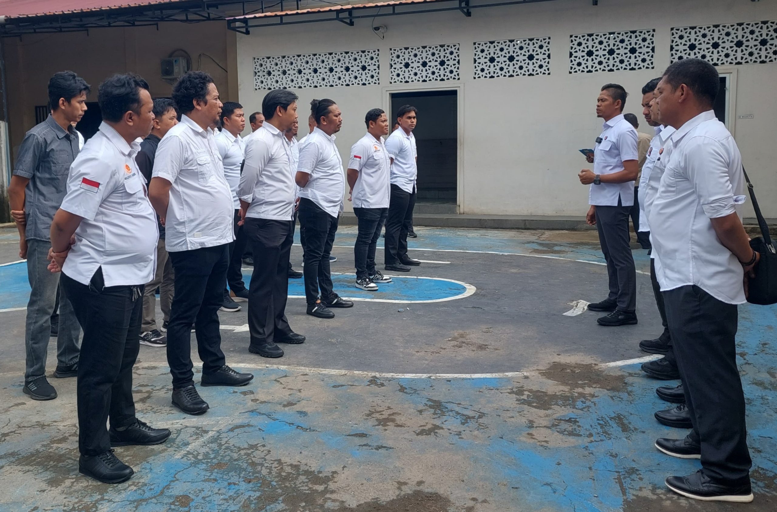 Pastikan Personel Bersih dari Narkoba, Satresnarkoba Polres Gowa Jalani Tes Urine